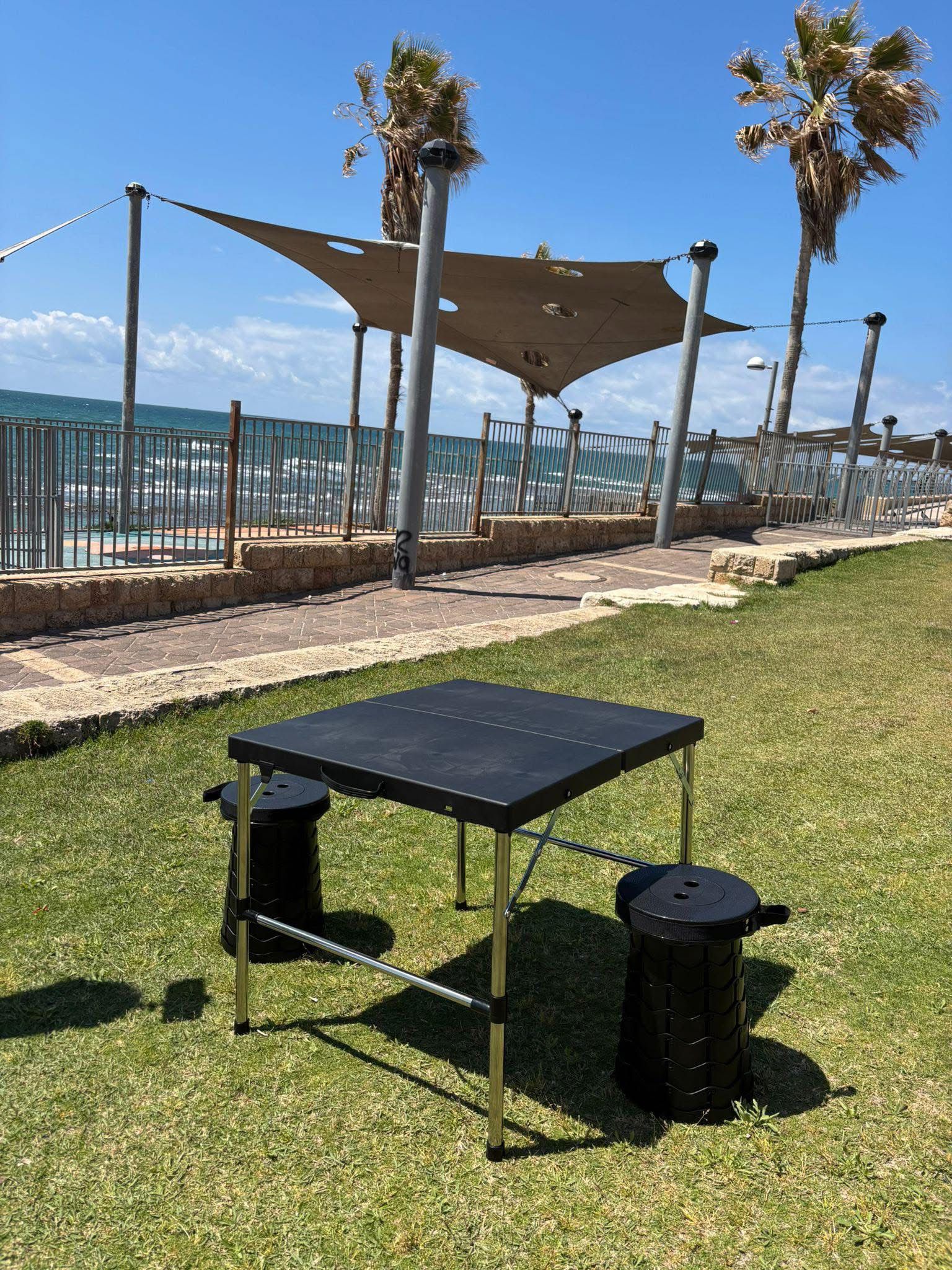 شنطة طاولة و كراسي للرحل